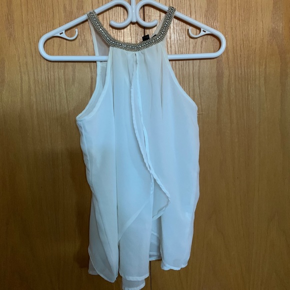 White top - Picture 2 of 2